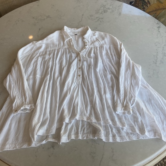 Free People white button down top with pockets. - Picture 2 of 4
